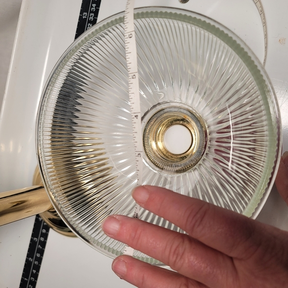 VTG. Partylite Brass Candle Lamp and Glass Shade. - Picture 7 of 11